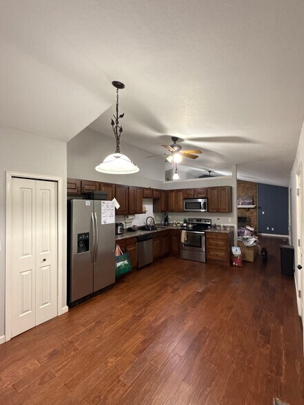 Building Photo - 6250 Northwind Dr