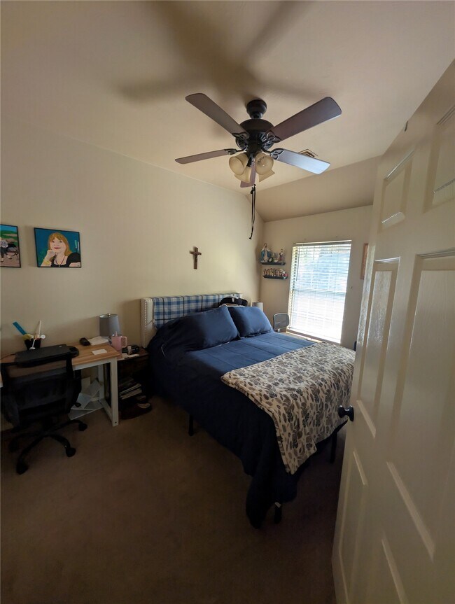 Building Photo - 130 Songful Woods Pl