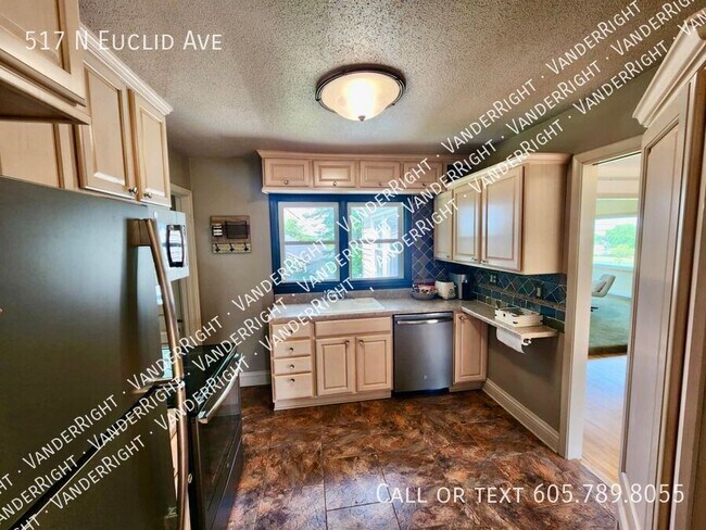 Building Photo - 517 N Euclid Ave