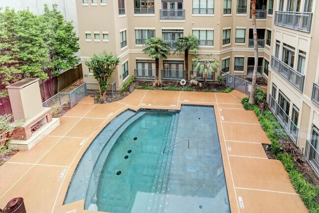 Building Photo - 1901 Post Oak Blvd