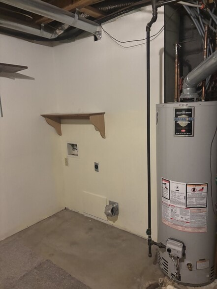 Building Photo - 10317 W Delano Ave