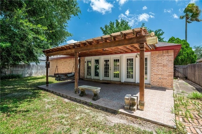 Building Photo - 1801 Crown Pointe Blvd