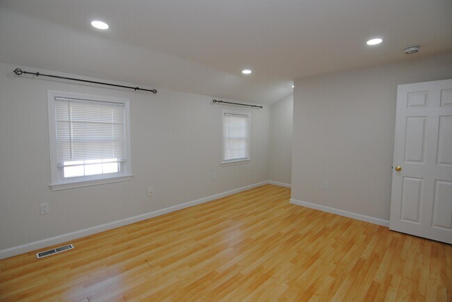 Building Photo - 31 Cannongate III Rd