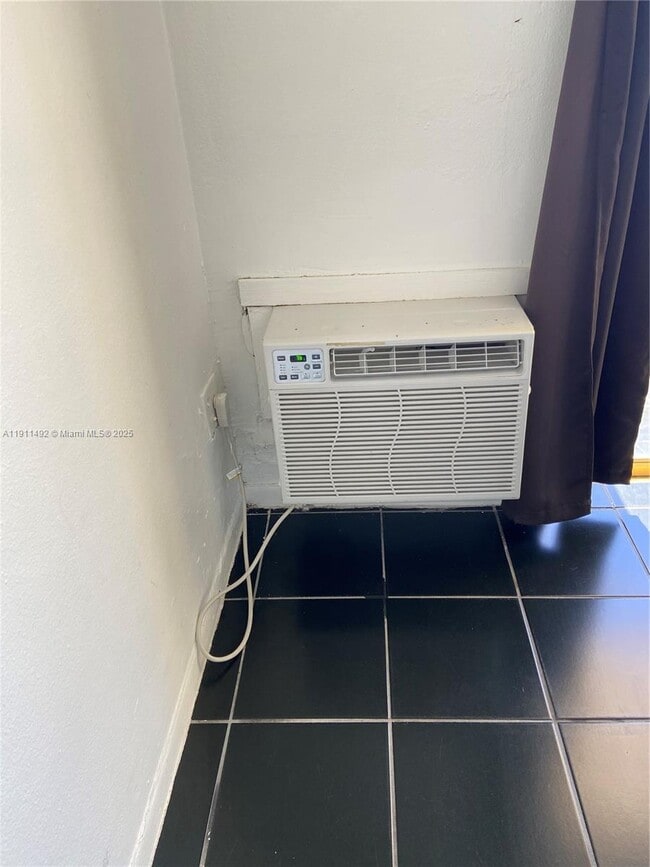 Building Photo - 7904 West Dr