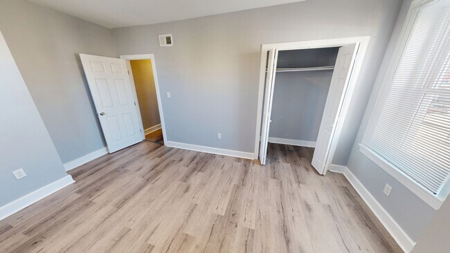 Building Photo - 5861 Cedar Ave