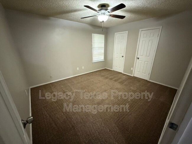 Building Photo - 1610 Sun Valley Dr