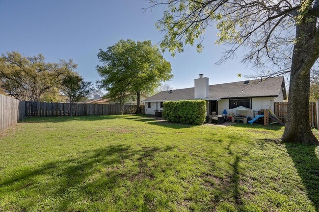 Building Photo - 11506 Pyreneese Dr