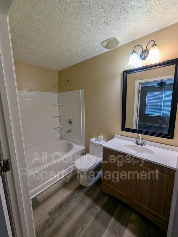 Building Photo - 5104 Fairington Village Dr