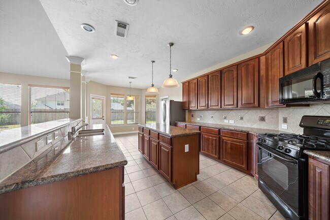 Building Photo - 19335 Lincoln Heights Ln