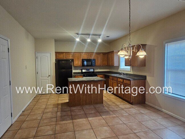 Building Photo - WOW!!...GORGEOUS!!..UPGRADES /AMAZING MASTER/ FENCED YD/ SWIM-TENNIS