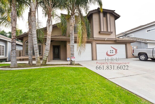 Building Photo - SW-4 bed/3 bath + pool house