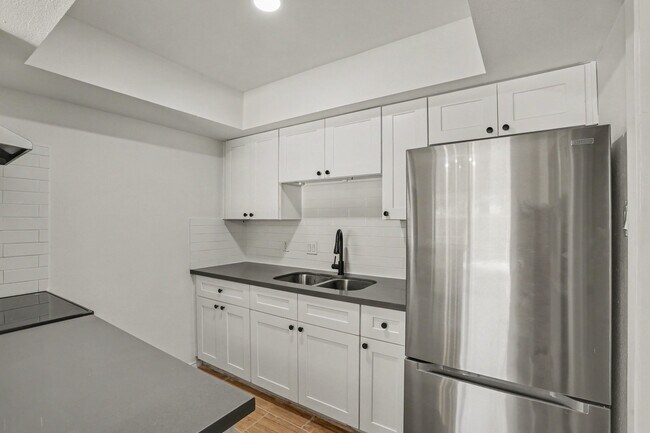 Building Photo - 2119 Barr St