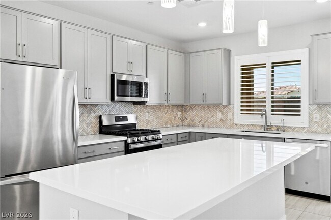 Building Photo - 12089 Arrebol Ave