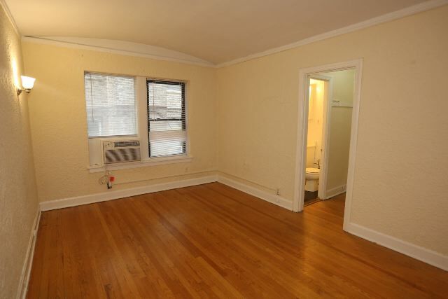 Building Photo - 541 W Arlington Pl