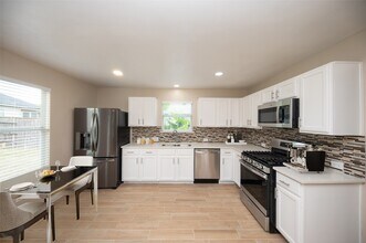 Building Photo - 20510 Raincrest Dr