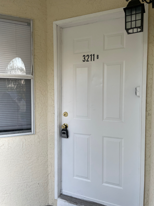 Building Photo - 3211 Sabal Palms Ct