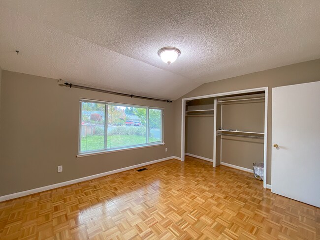 Building Photo - RARE!! Ranch Style 3Bed 1.5Bath home in Be...