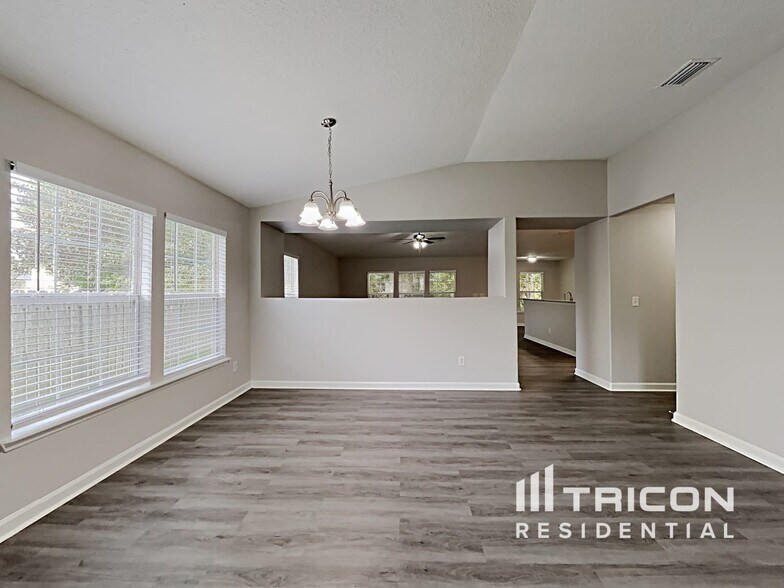 Building Photo - 12264 Deersong Dr