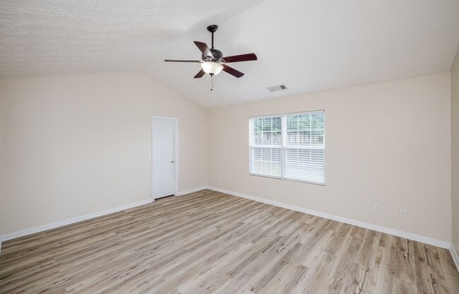 Building Photo - 705 Porter Ln
