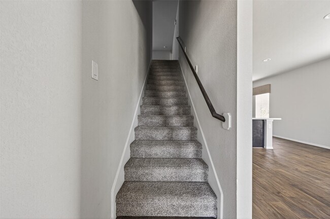 Building Photo - 14432 Sugar Pines Dr