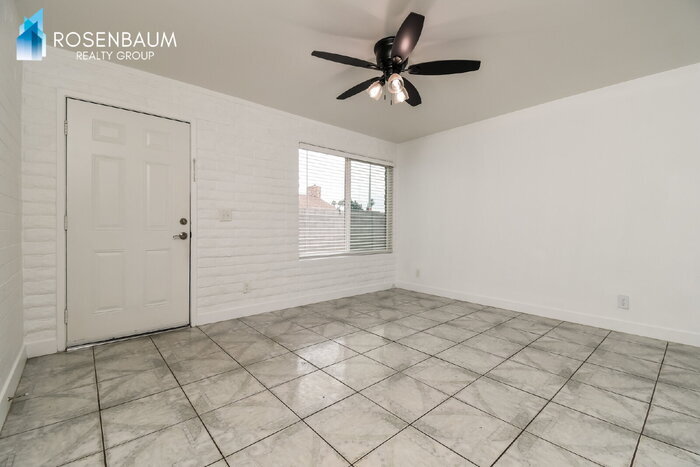 Building Photo - 644 S Mesa Dr