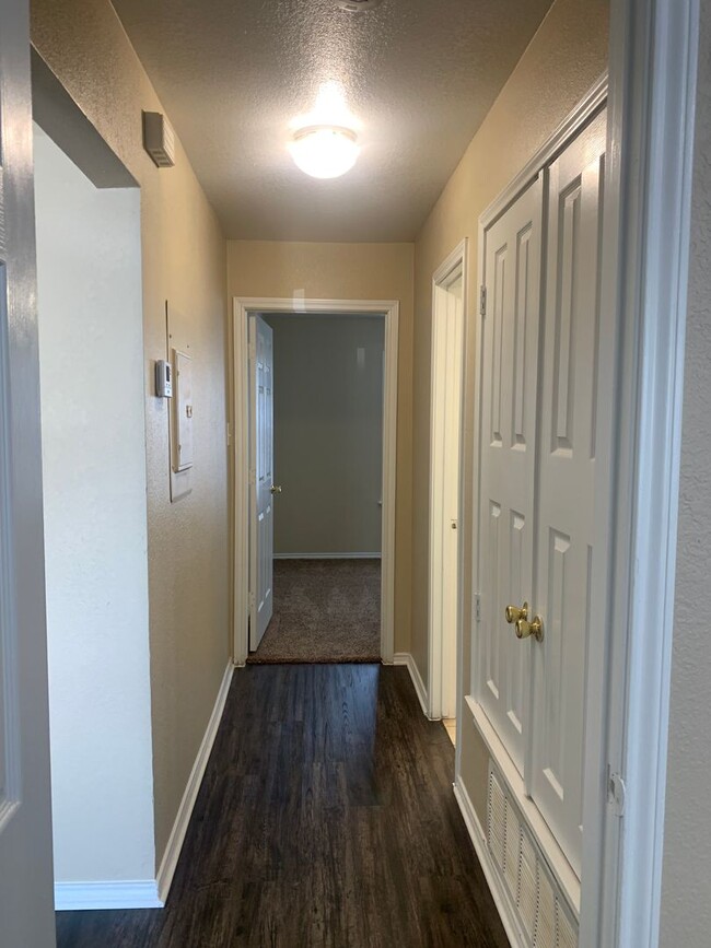 Building Photo - 1815 Pontotoc