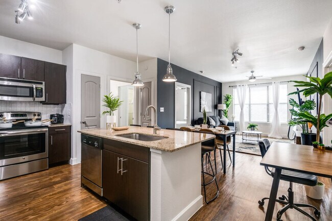 Building Photo - 5250 Town and Country Blvd