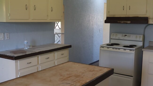Building Photo - 10121 S Axe Head Dr