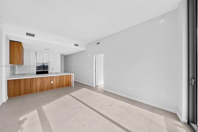 Building Photo - 1400 Biscayne Blvd