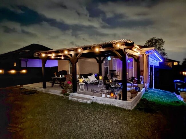 Building Photo - 8824 Southwick Dr