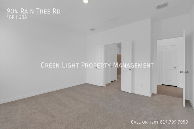 Building Photo - 904 Raintree Rd