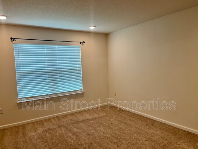 Building Photo - 5862 Blackhorse Cir