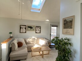 Building Photo - 17 Millett St