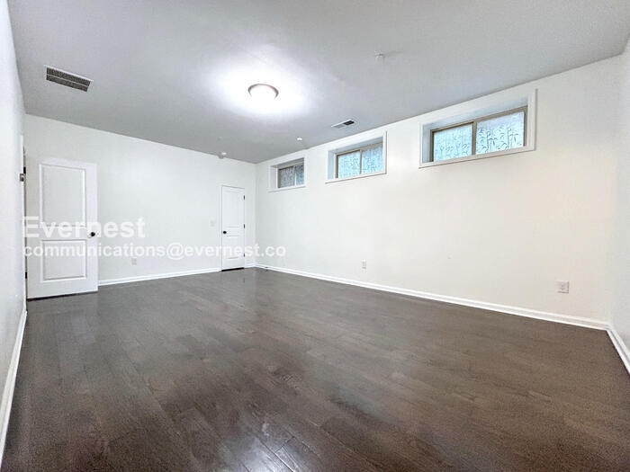 Building Photo - 951 Opelousas Way