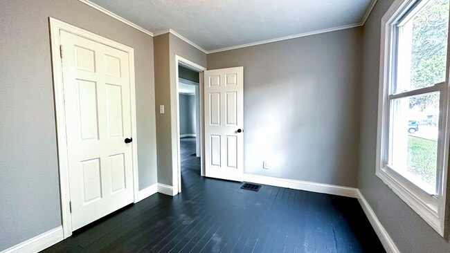 Building Photo - Spacious 3BR Corner-Lot Home w/ Full Basement & Large Yard