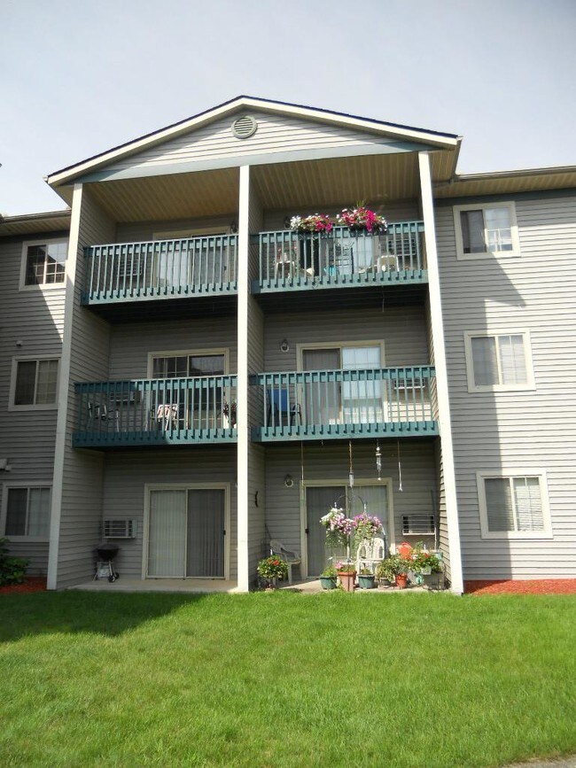 Colonial Meadows Senior Community Pontiac, MI