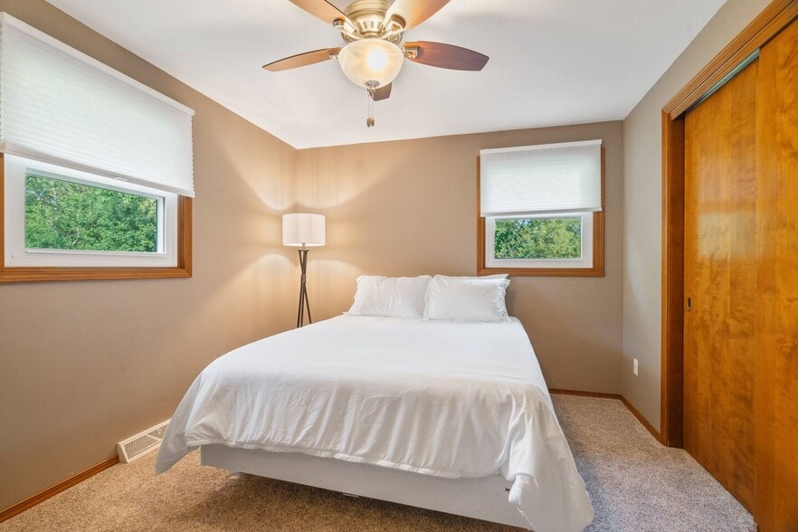 Building Photo - 1212 Circle Dr