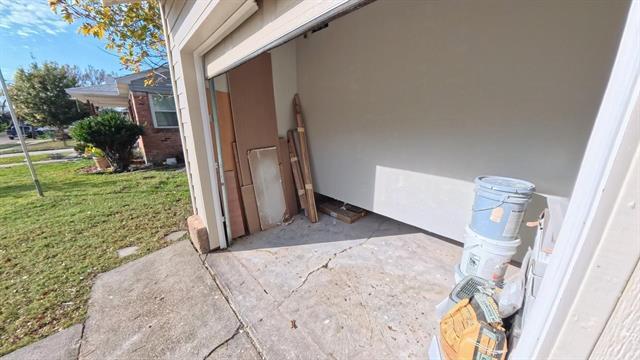 Building Photo - 2233 Huskey St