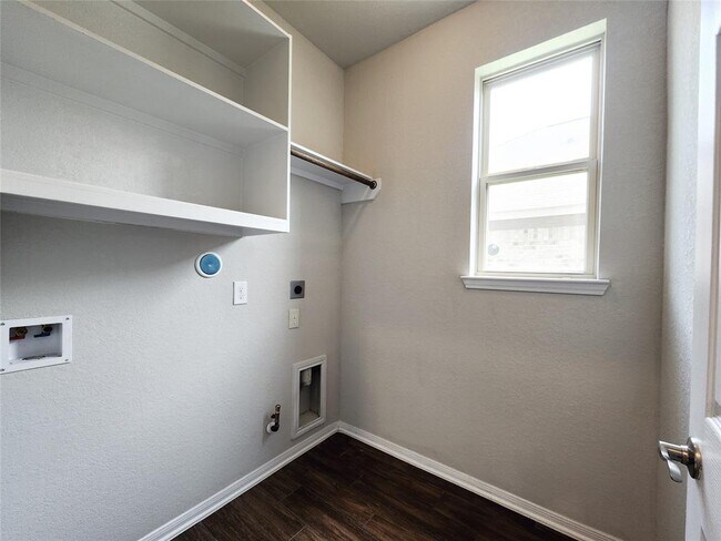 Building Photo - 14711 Sycamore Side Wy