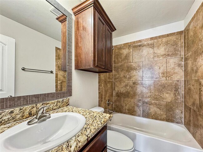 Building Photo - 1729 Everglade Ct