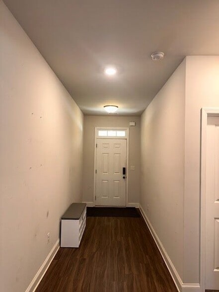 Building Photo - 205 Birdie Cir