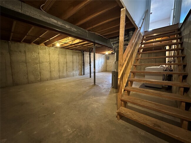 Building Photo - 420 Chapel Ridge Dr