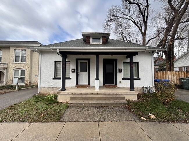 Building Photo - 608 Park St.