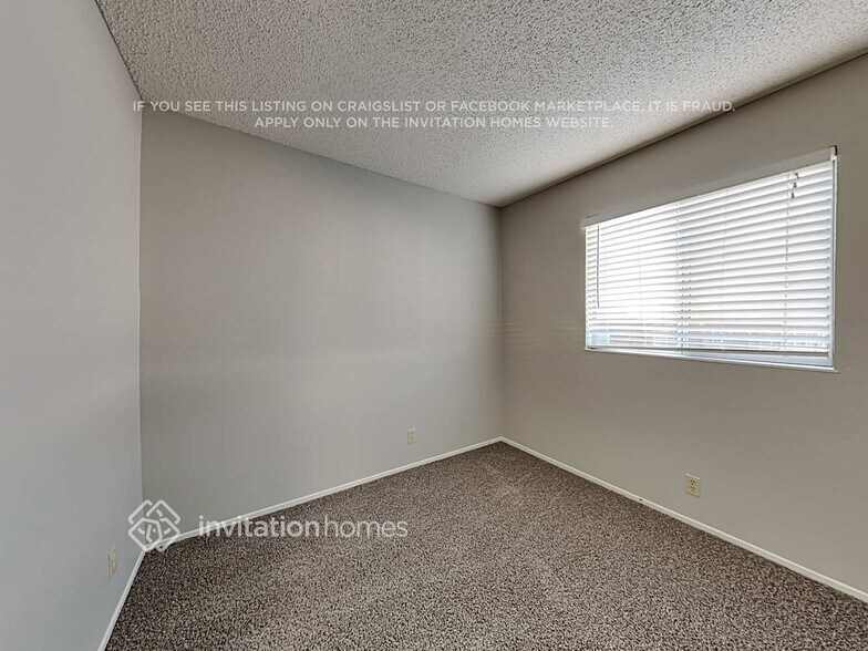 Building Photo - 609 Crested Dr