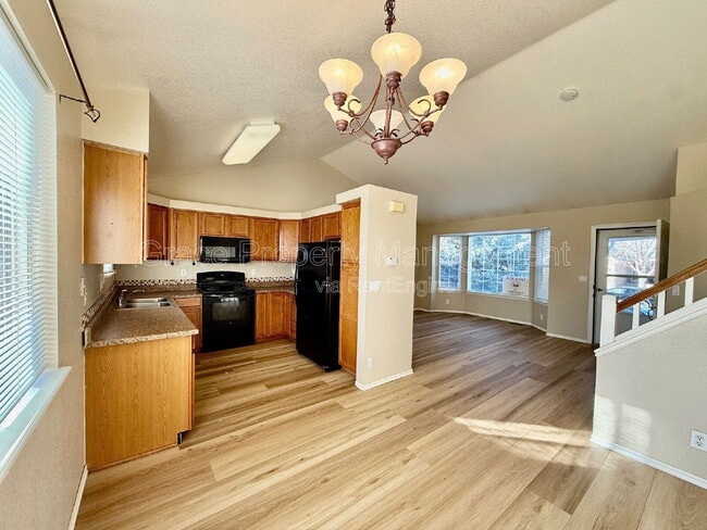 Building Photo - 2830 Calkins Pl