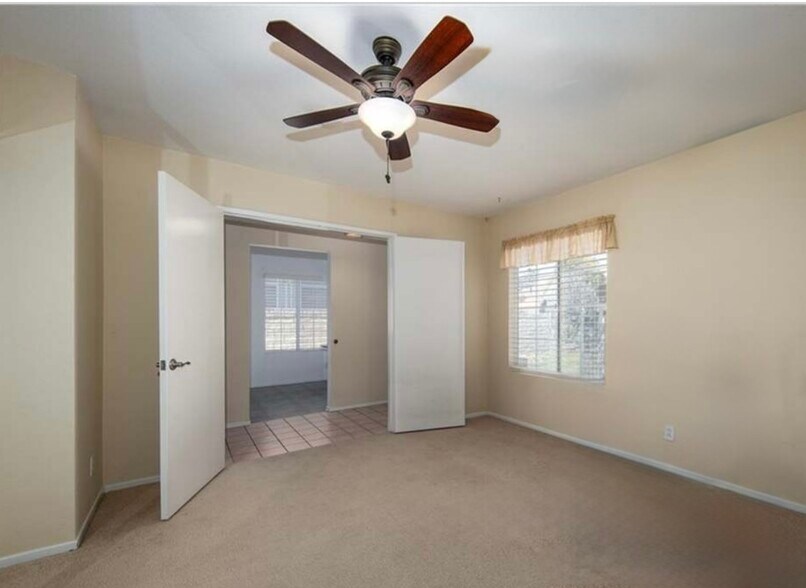 Building Photo - 10701 Bel Air Dr