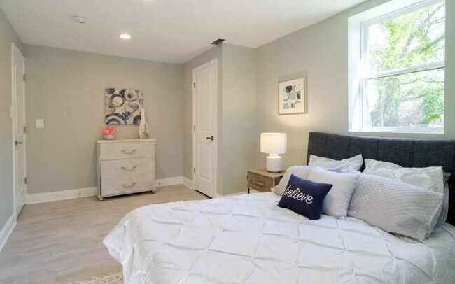 Building Photo - 4410 16th St NE