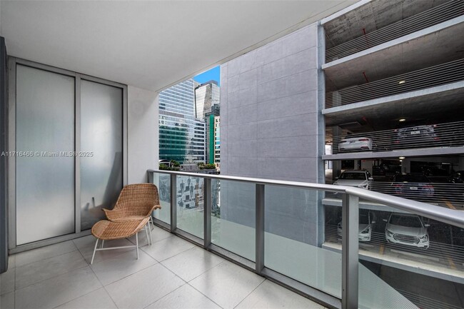 Building Photo - 1300 Brickell Bay Dr