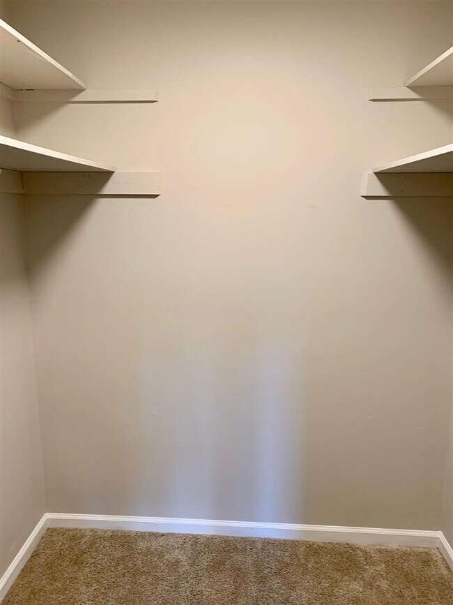 Building Photo - 8105 Savannah Way