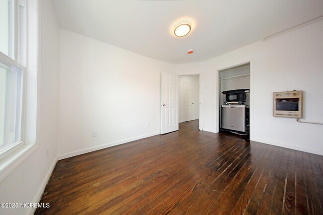 Building Photo - 48 Barberie Ave